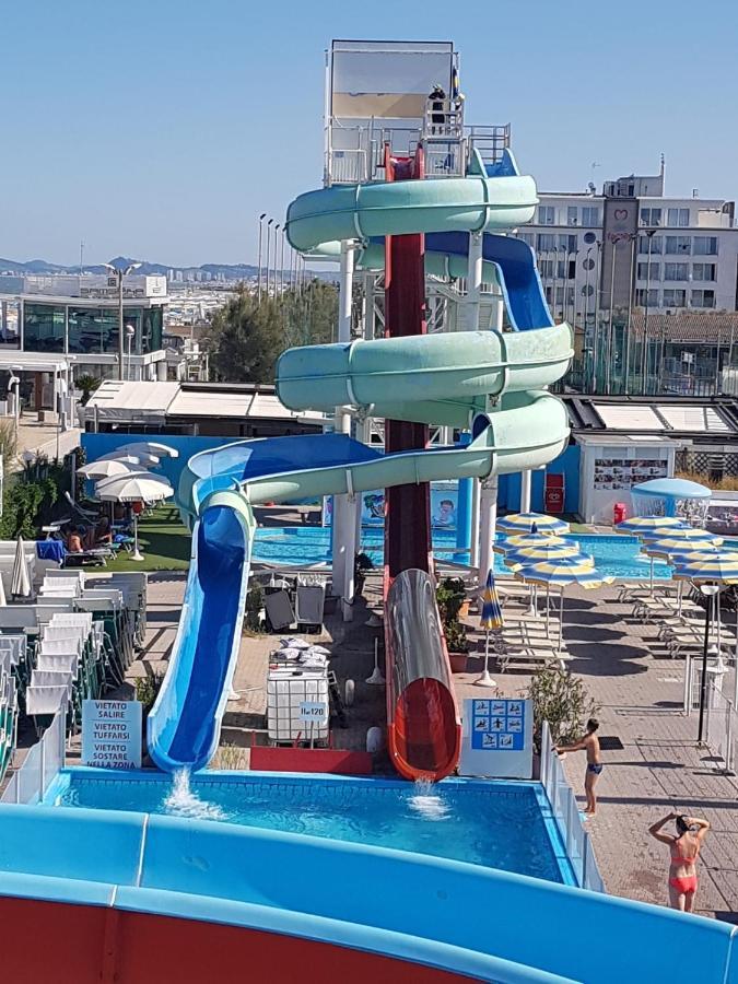 Hotel Monti Riccione Extérieur photo