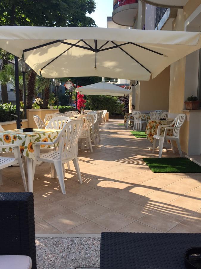 Hotel Monti Riccione Extérieur photo