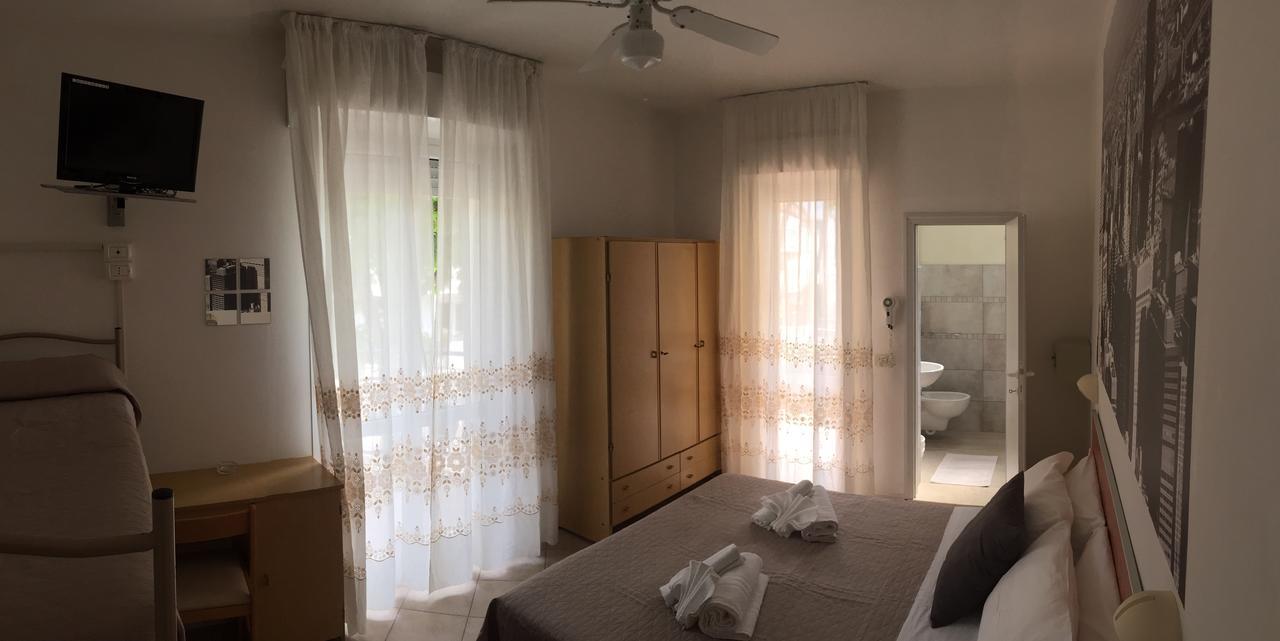Hotel Monti Riccione Extérieur photo