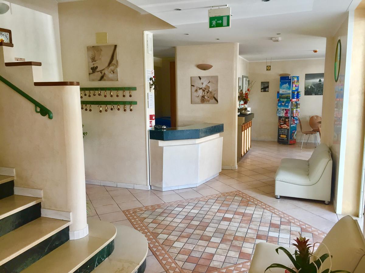 Hotel Monti Riccione Extérieur photo