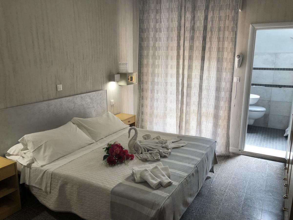 Hotel Monti Riccione Extérieur photo