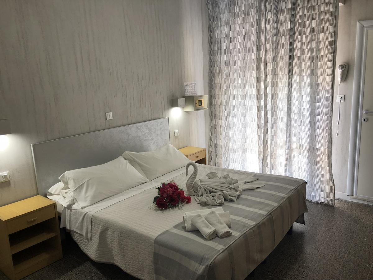 Hotel Monti Riccione Extérieur photo