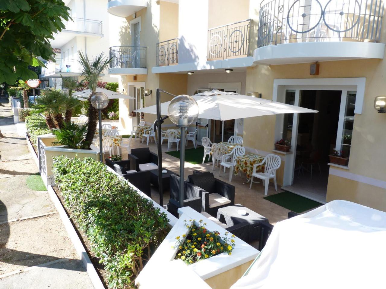 Hotel Monti Riccione Extérieur photo